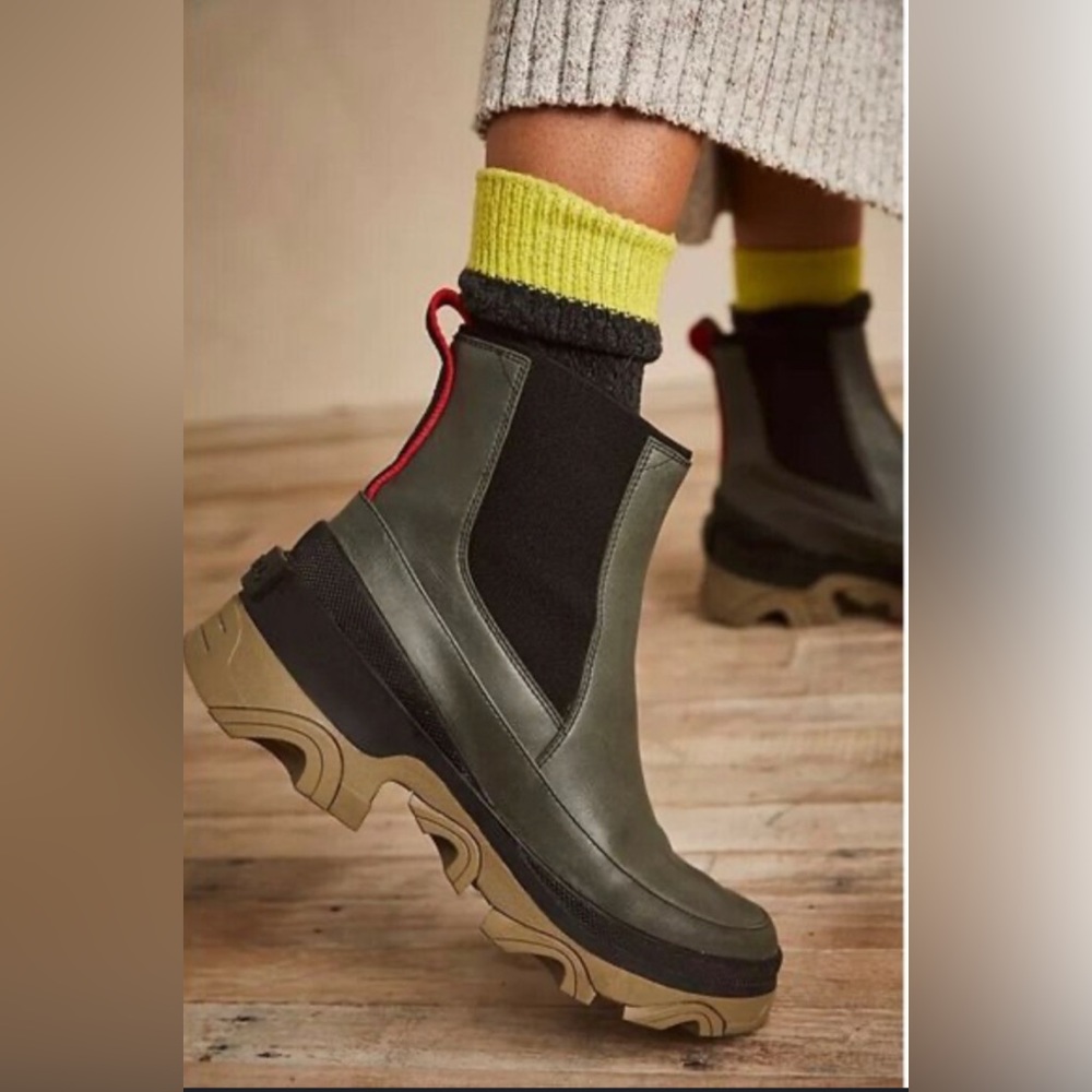 Size 8 Sorel Moss/Sage Green Brex Boots